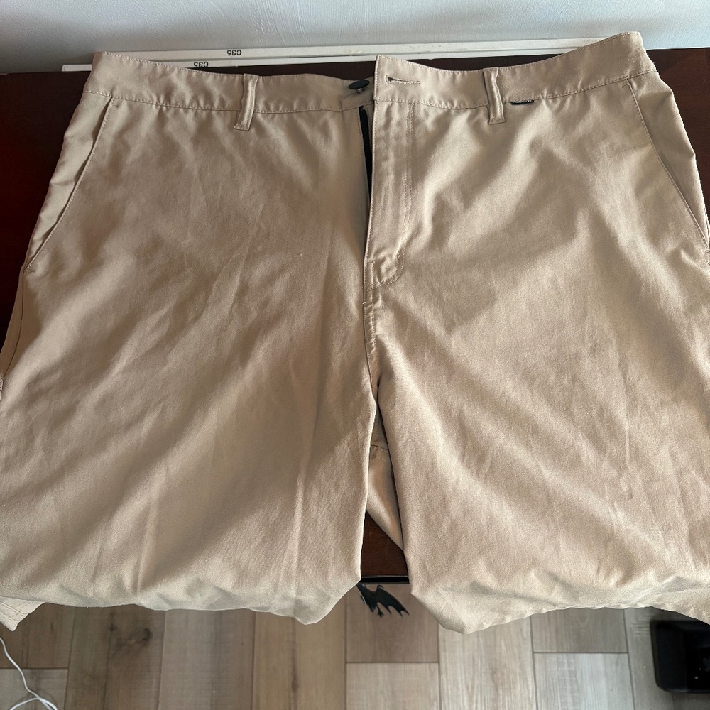 Hurley khaki shorts